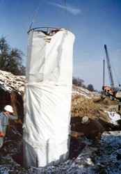 Collecting well drillhole for slide saving over a railway line