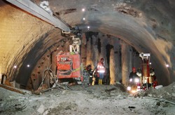 Carrying out a micropile umbrella into a diaphragm made of a secant pile wall