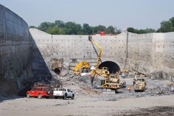 Temporary anchored reinforcement concrete monolithic diaphragm walls in the mouth pit of the excavated section of the Blanka tunnel in Prague-Troja