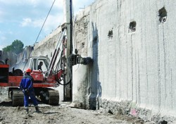 Povrch monolitických podzemních stěn je možno upravit frézováním