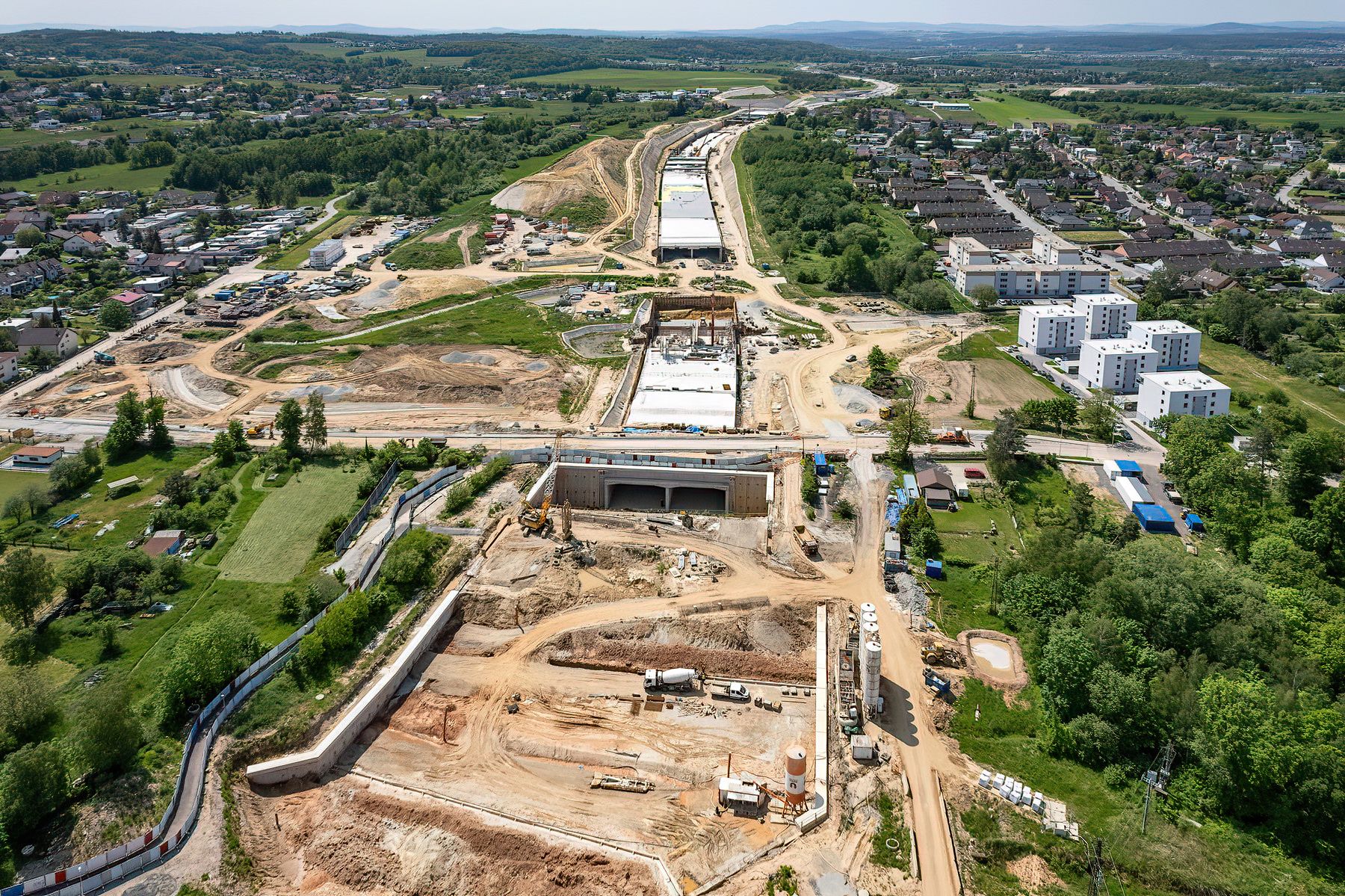 Tunel Pohůrka na dálnici D3 na obchvatu Českých Budějovic